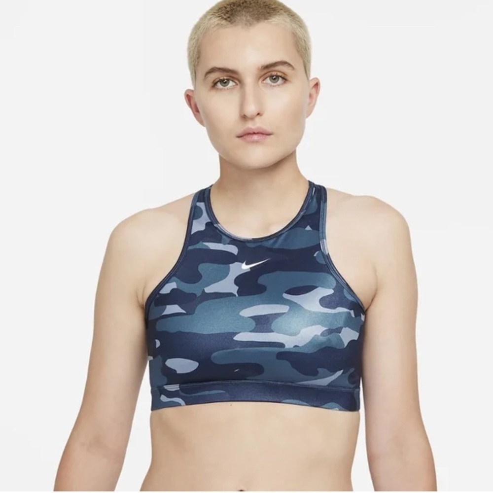 Nike Dri-FIT SwooshWomen’s Medium-Support 1-Piece Pad High-Neck Sports